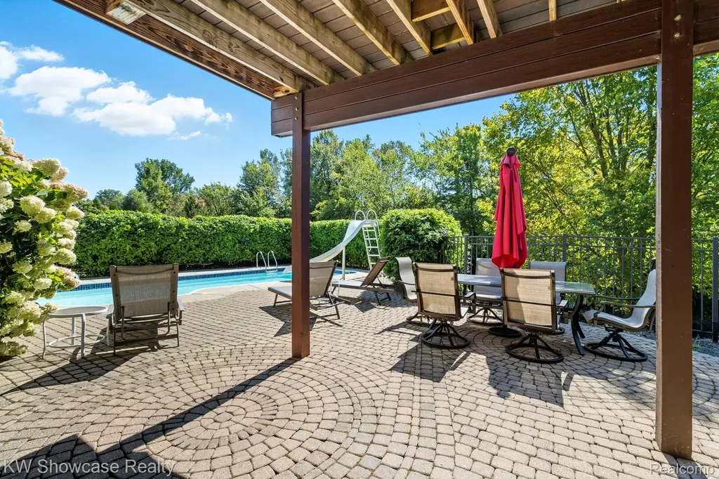 1539 Wandrei Court Commerce Charter Township MI 48382