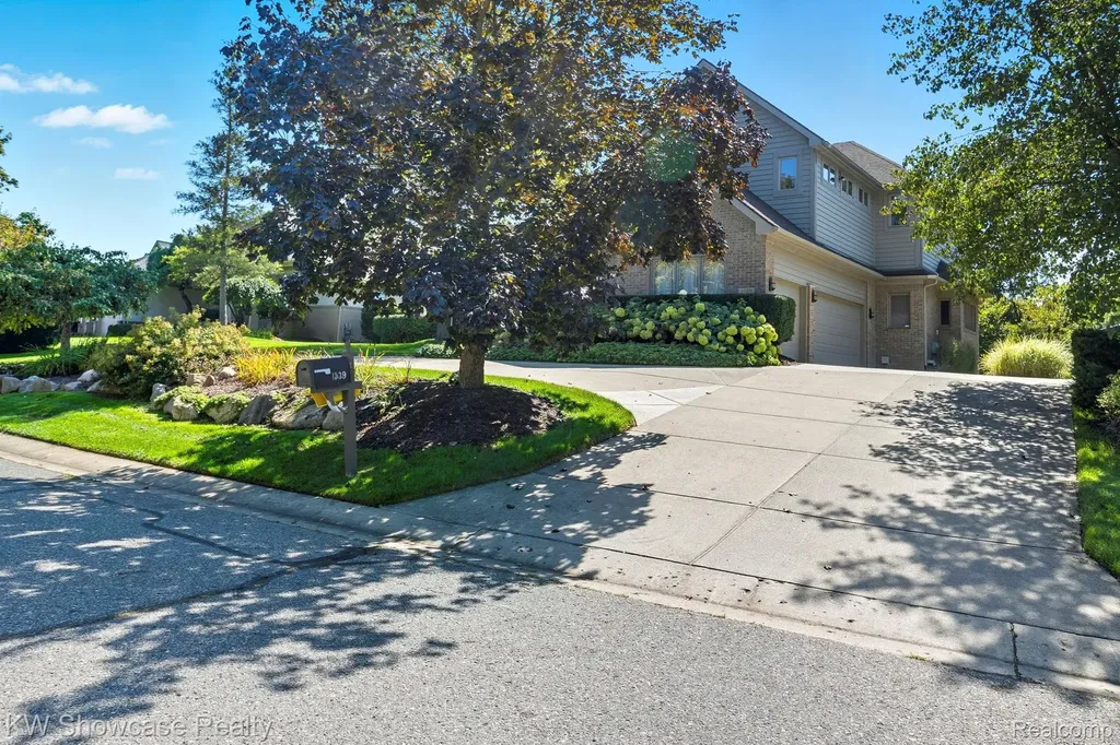 1539 Wandrei Court Commerce Charter Township MI 48382
