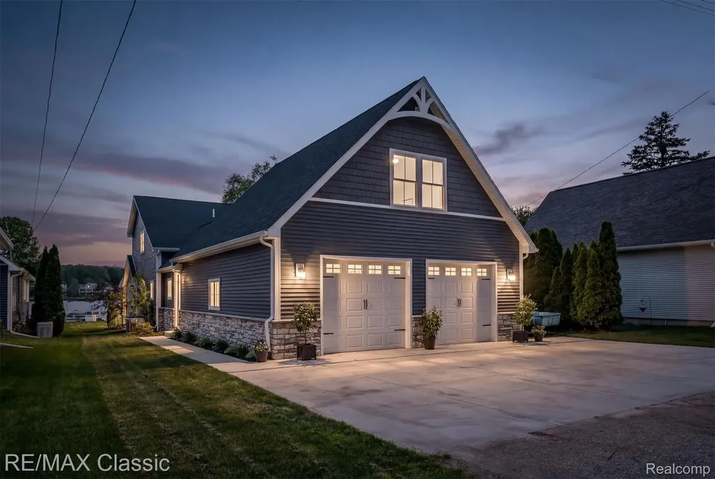5657 Mabley Hill Road Hartland Township MI 48430
