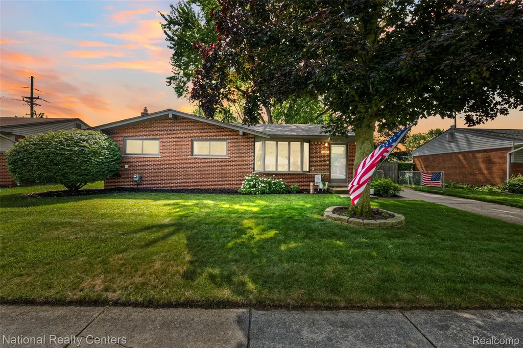 36415 Dowling Street Livonia City MI 48150