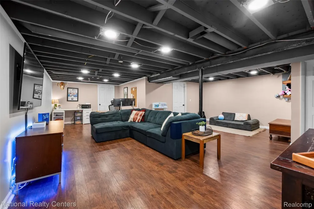 36415 Dowling Street Livonia City MI 48150