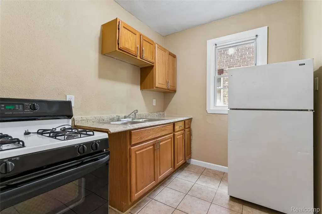 7225 American Street Detroit City MI 48210