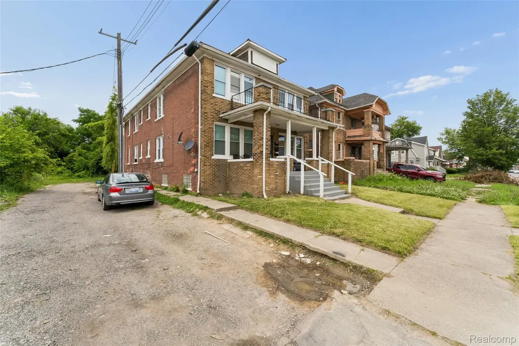 7225 American Street Detroit City MI 48210
