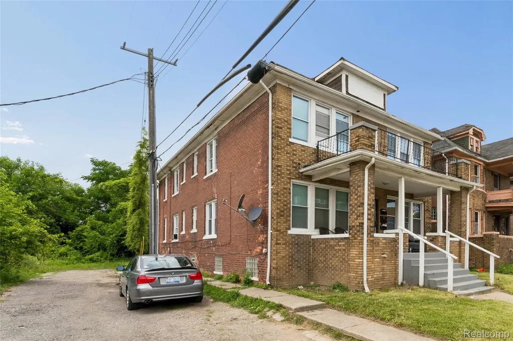 7225 American Street Detroit City MI 48210