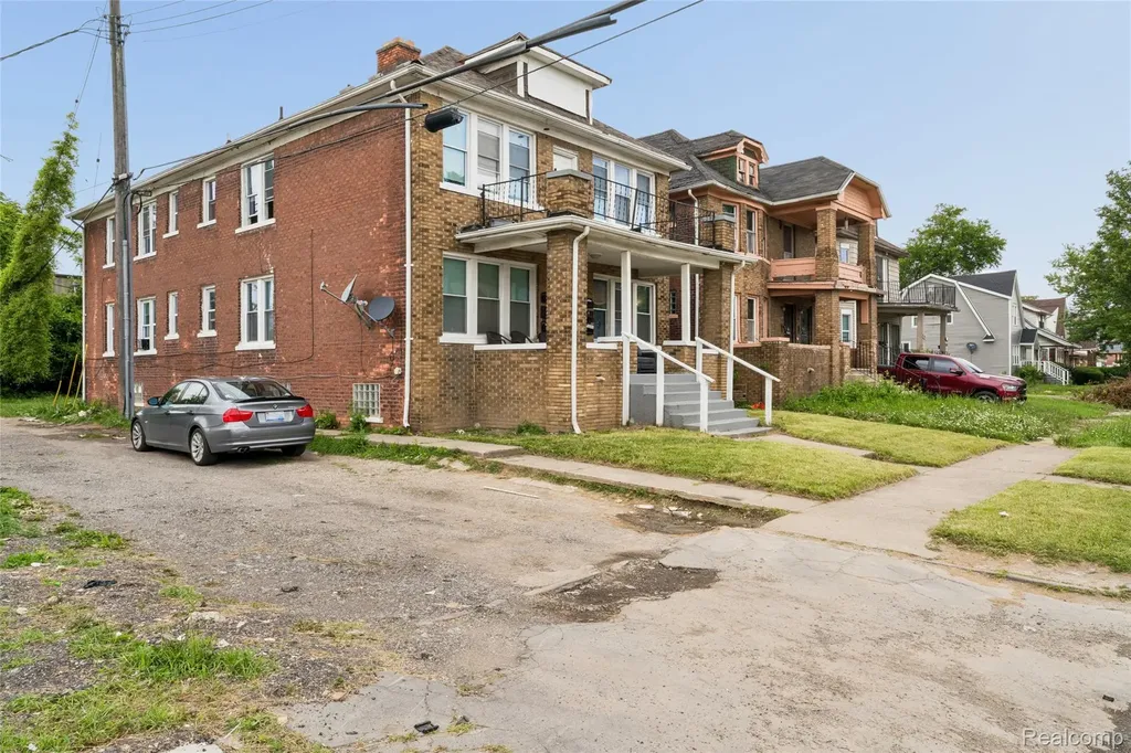 7225 American Street Detroit City MI 48210