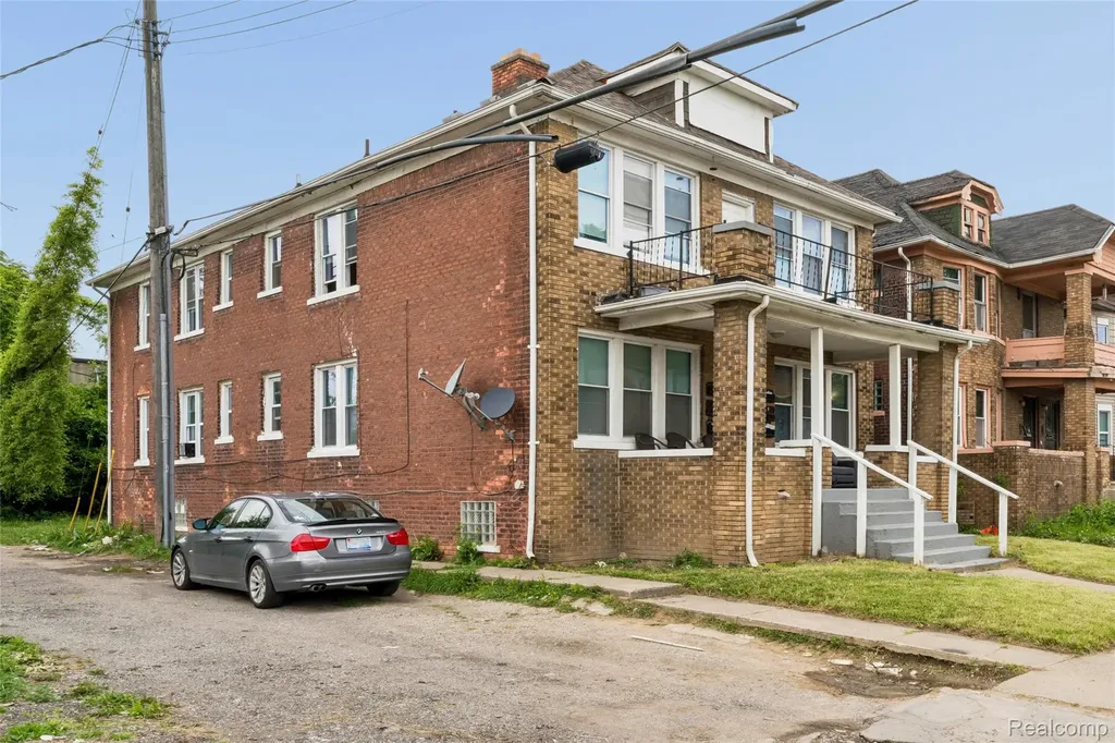 7225 American Street Detroit City MI 48210