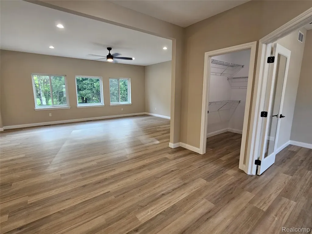 49241 London Bridge Drive Macomb Township MI 48042