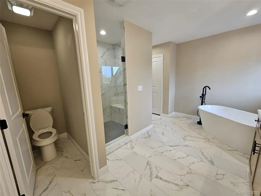 49241 London Bridge Drive Macomb Township MI 48042