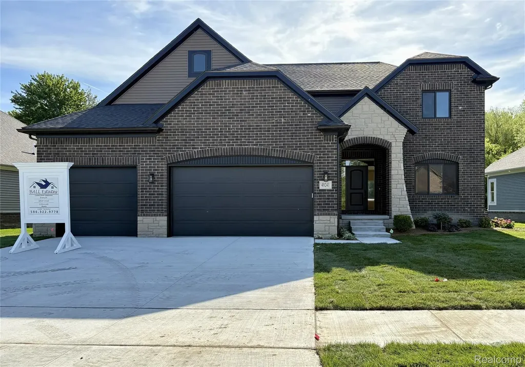 49241 London Bridge Drive Macomb Township MI 48042