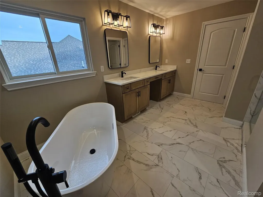 49241 London Bridge Drive Macomb Township MI 48042