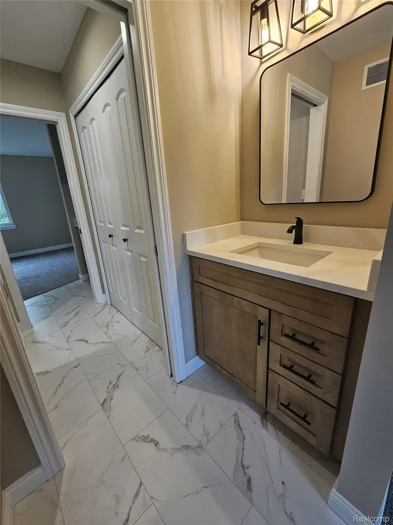 49241 London Bridge Drive Macomb Township MI 48042