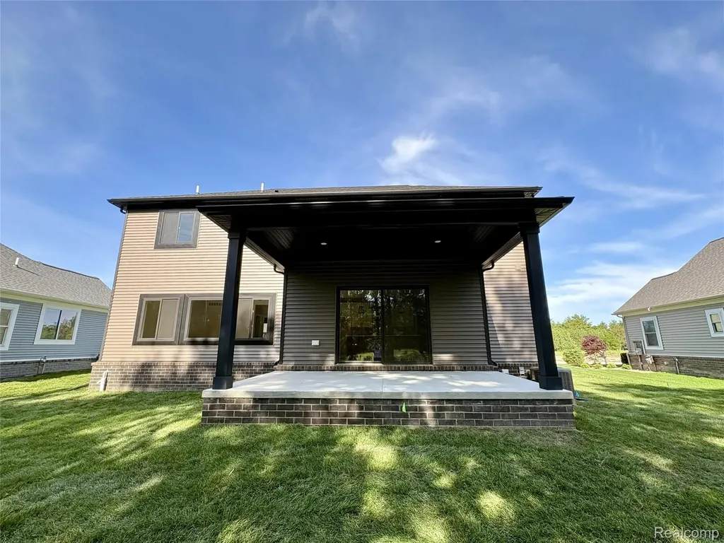 49241 London Bridge Drive Macomb Township MI 48042