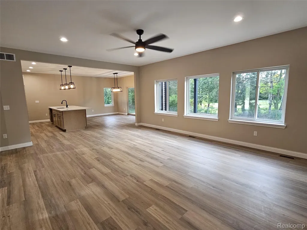 49241 London Bridge Drive Macomb Township MI 48042