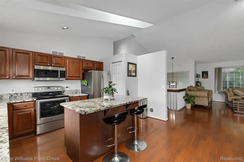 3201 Lynhurst Court Oakland Charter Township MI 48306