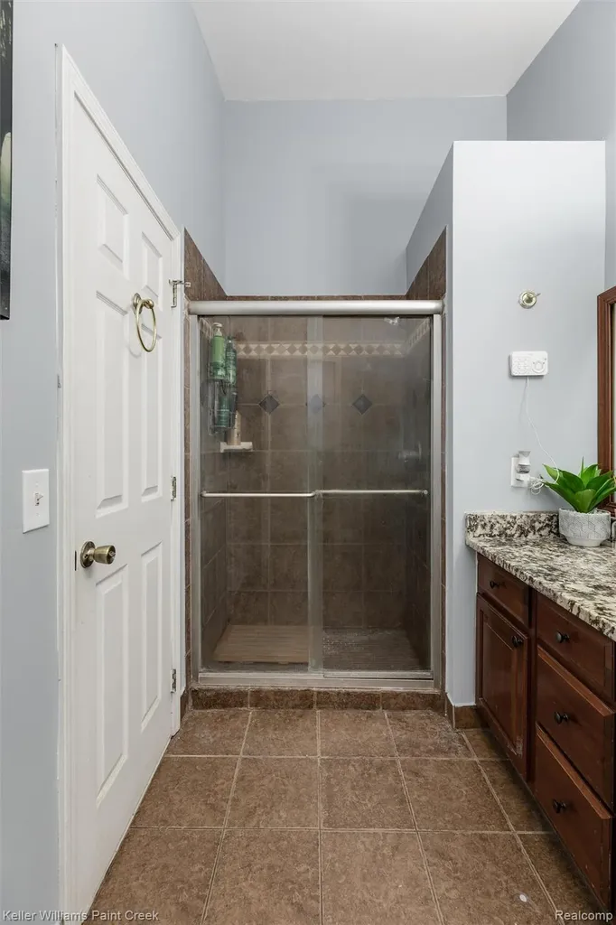 3201 Lynhurst Court Oakland Charter Township MI 48306