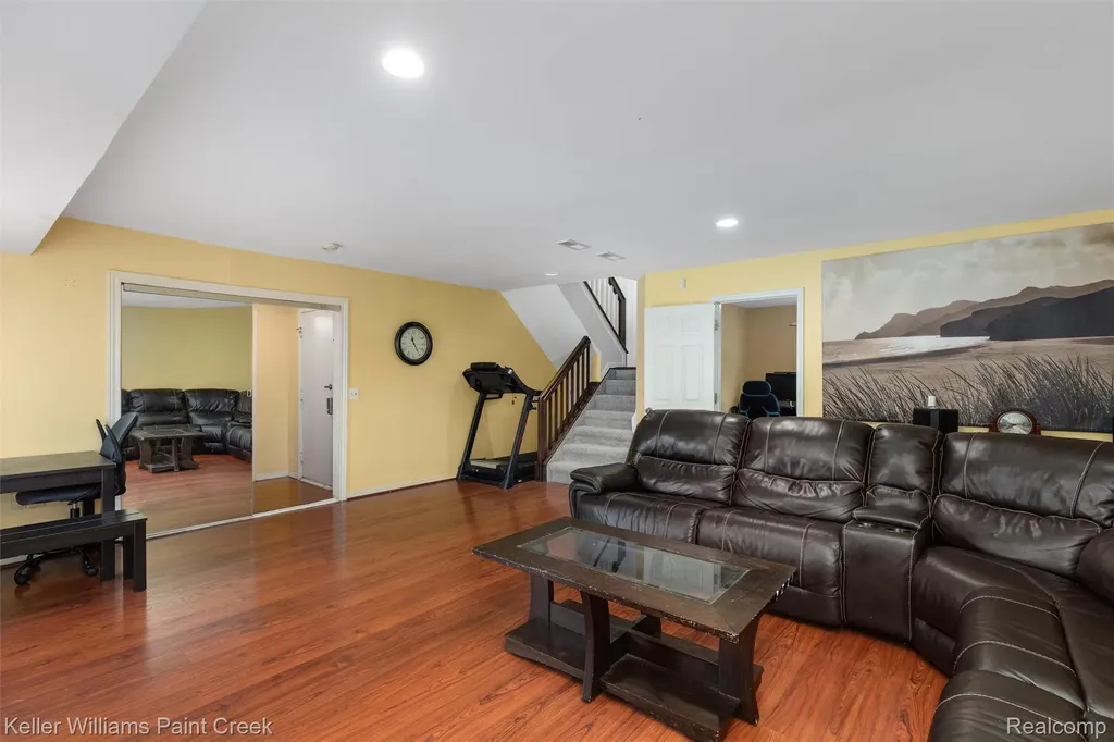 3201 Lynhurst Court Oakland Charter Township MI 48306
