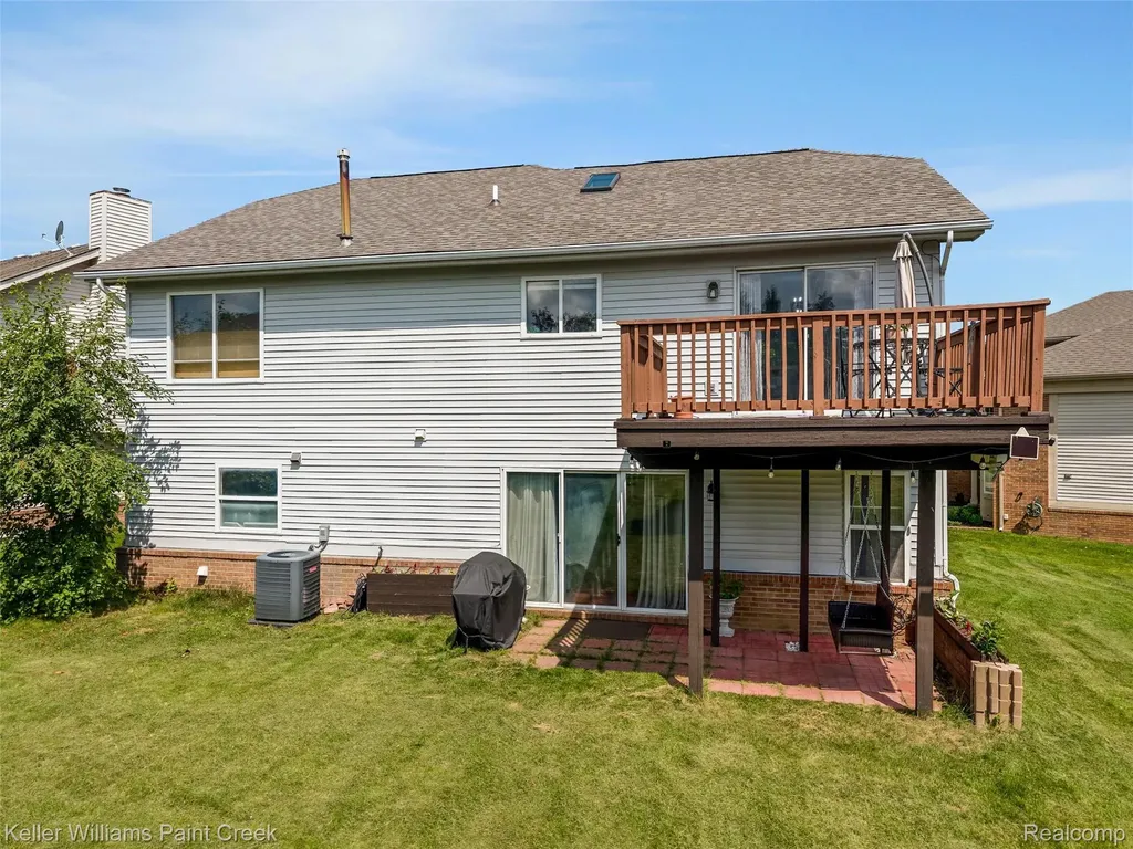 3201 Lynhurst Court Oakland Charter Township MI 48306