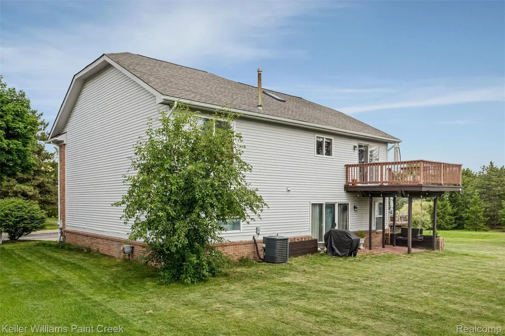 3201 Lynhurst Court Oakland Charter Township MI 48306