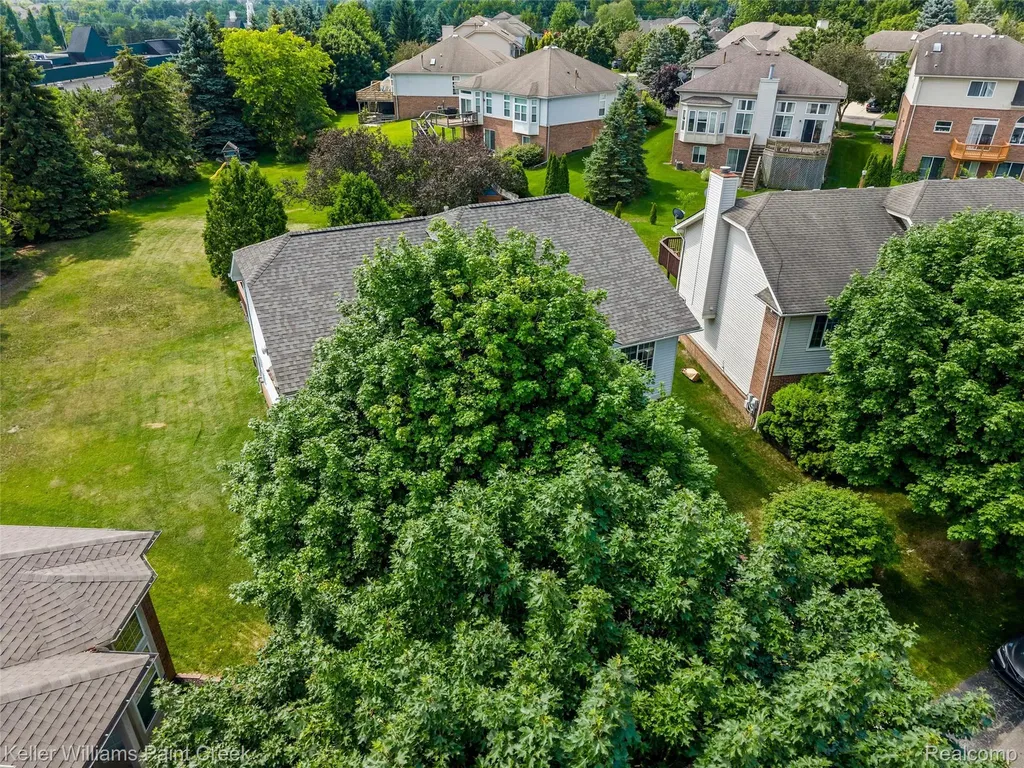 3201 Lynhurst Court Oakland Charter Township MI 48306