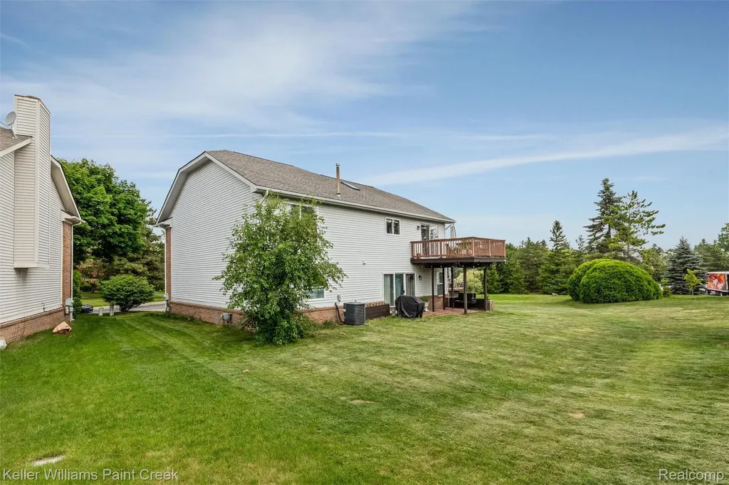 3201 Lynhurst Court Oakland Charter Township MI 48306