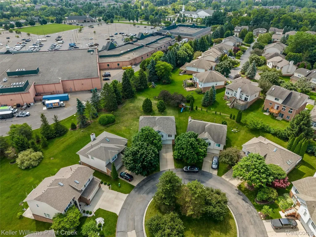 3201 Lynhurst Court Oakland Charter Township MI 48306