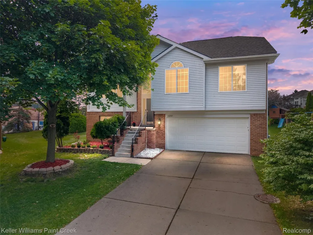 3201 Lynhurst Court Oakland Charter Township MI 48306