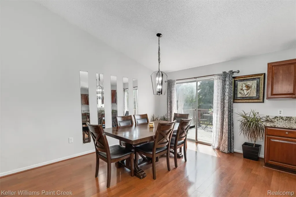 3201 Lynhurst Court Oakland Charter Township MI 48306