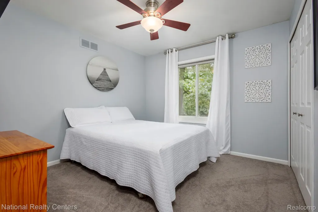 2900 Lynn Drive White Lake Charter Township MI 48386