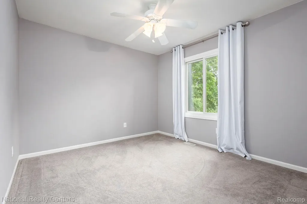 2900 Lynn Drive White Lake Charter Township MI 48386