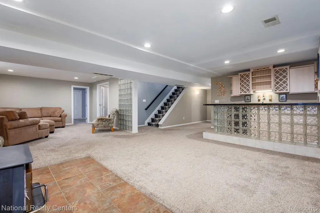2900 Lynn Drive White Lake Charter Township MI 48386
