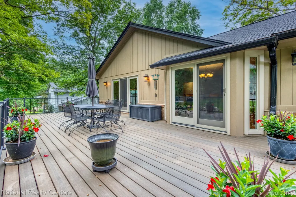 2900 Lynn Drive White Lake Charter Township MI 48386