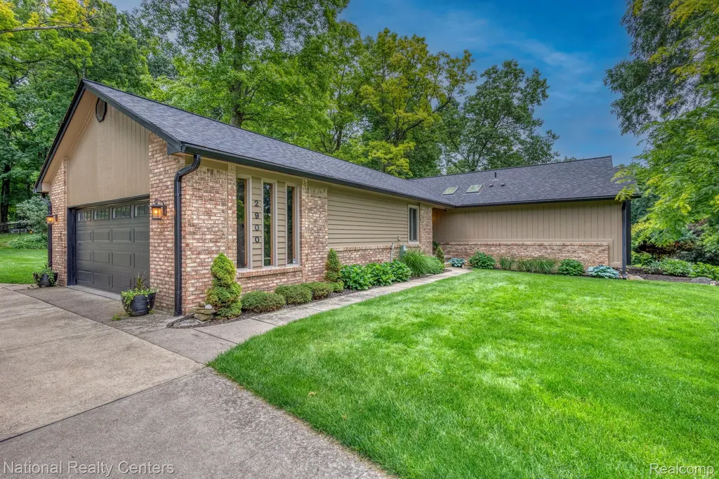 2900 Lynn Drive White Lake Charter Township MI 48386