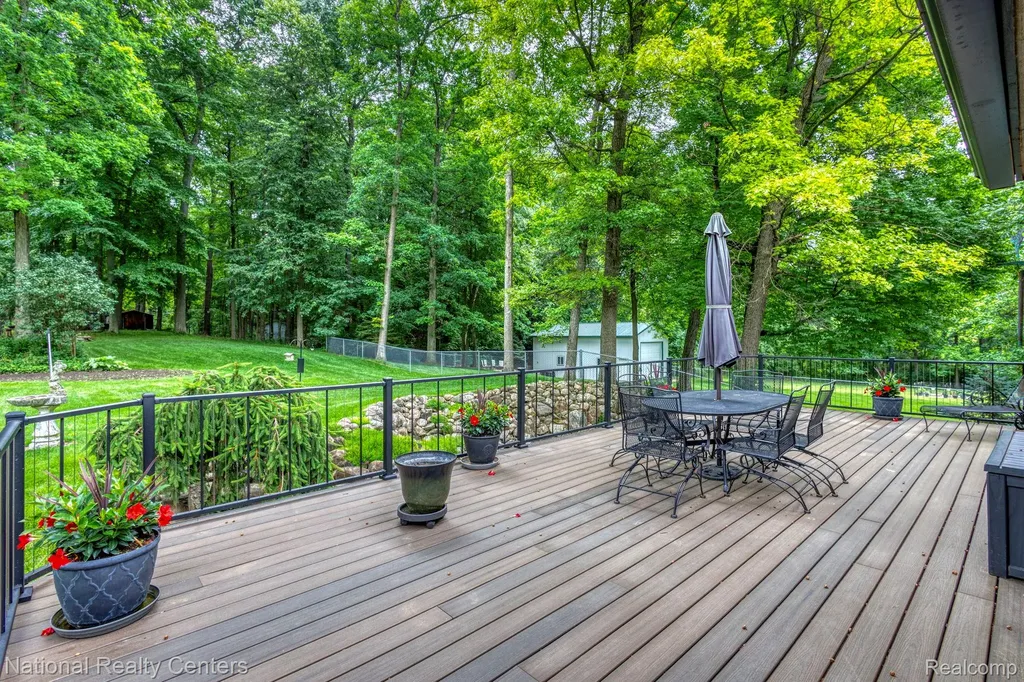 2900 Lynn Drive White Lake Charter Township MI 48386