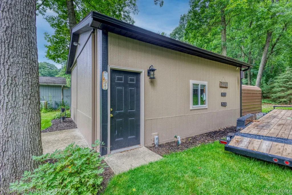 2900 Lynn Drive White Lake Charter Township MI 48386