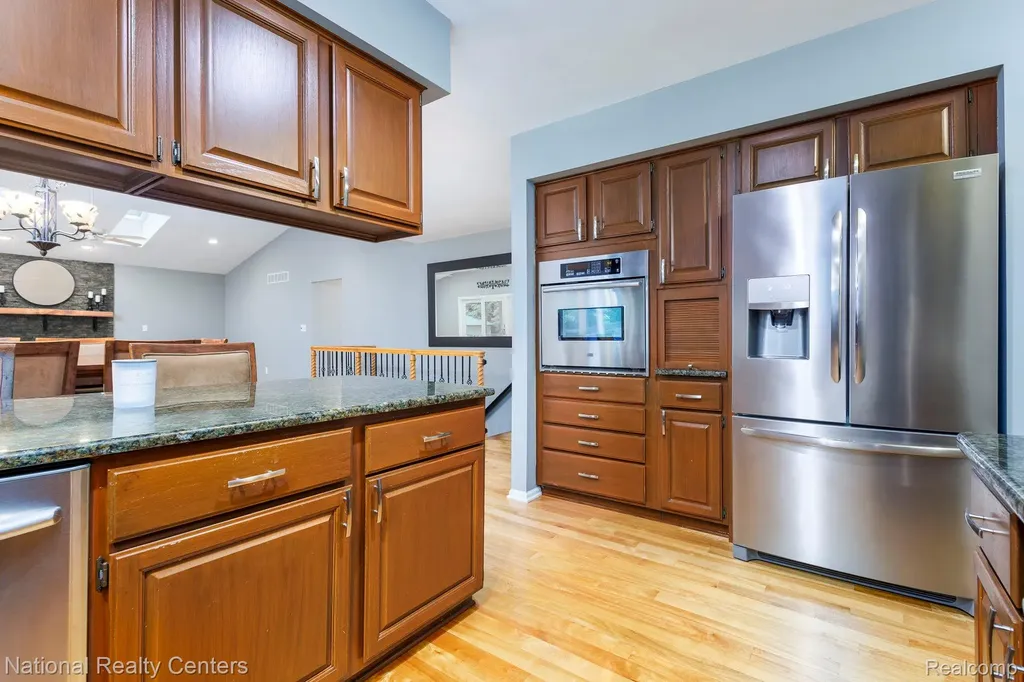 2900 Lynn Drive White Lake Charter Township MI 48386