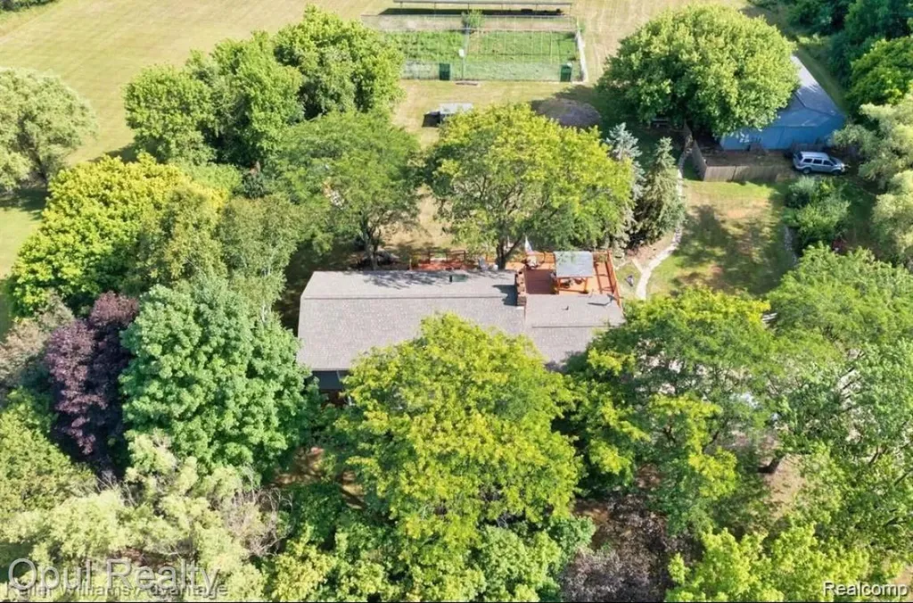 8855 Gross Road Lima Township MI 48130