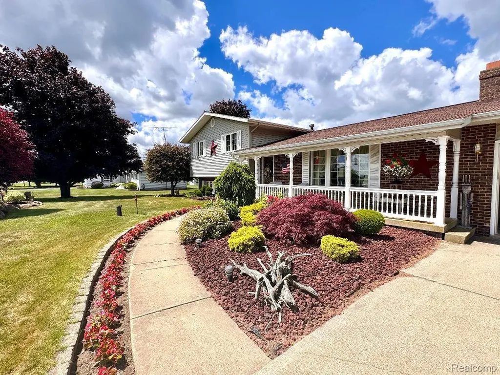 6686 Schott Road Mayville Village MI 48744
