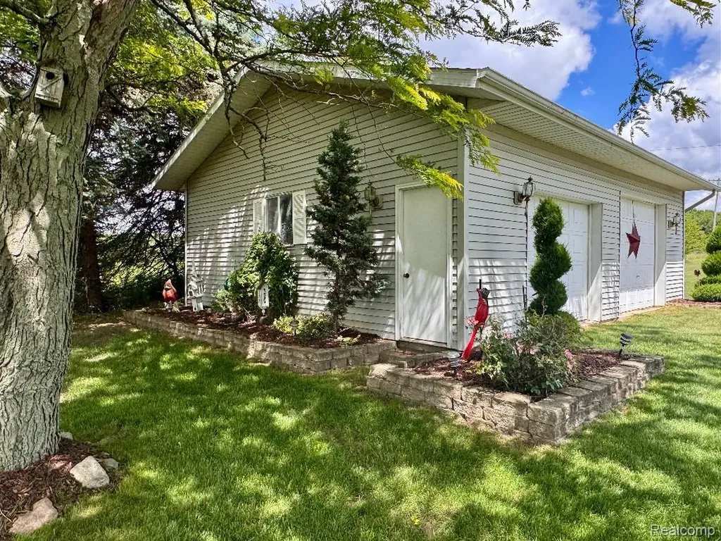 6686 Schott Road Mayville Village MI 48744