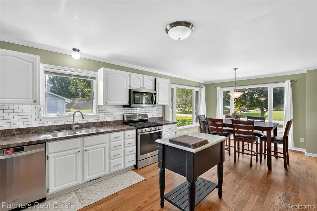 9145 Apple Orchard Drive Tyrone Township MI 48430