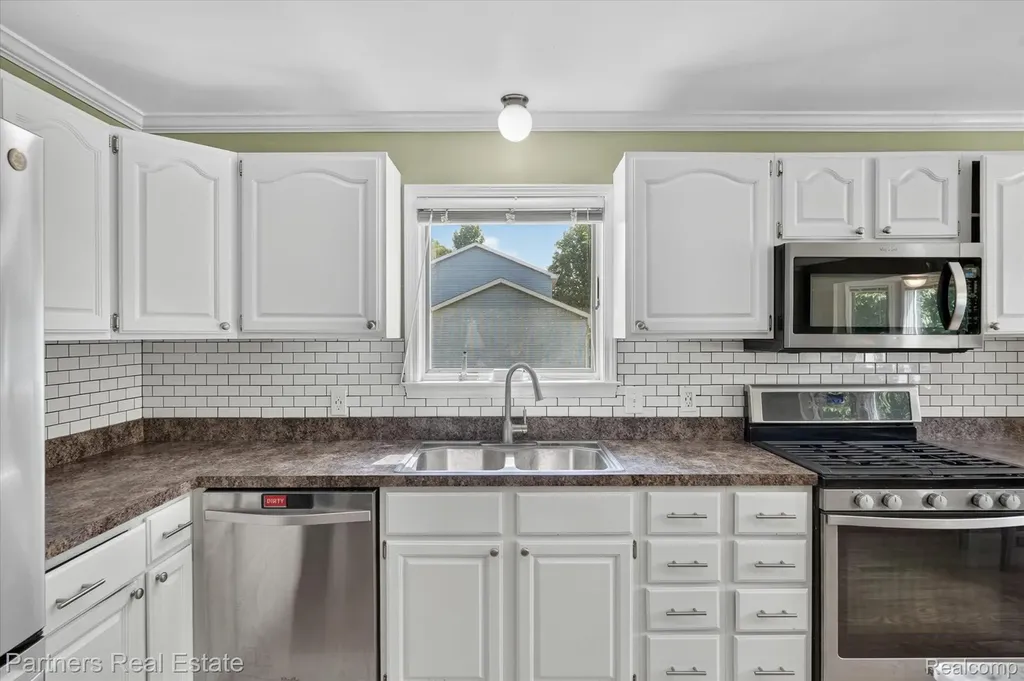9145 Apple Orchard Drive Tyrone Township MI 48430