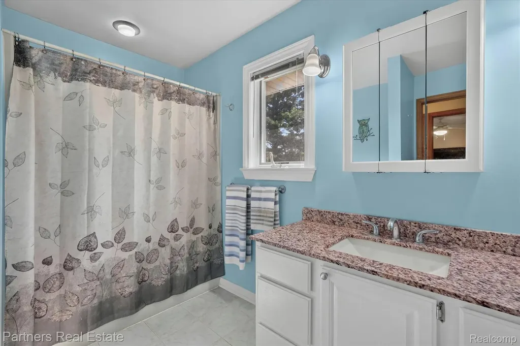 9145 Apple Orchard Drive Tyrone Township MI 48430