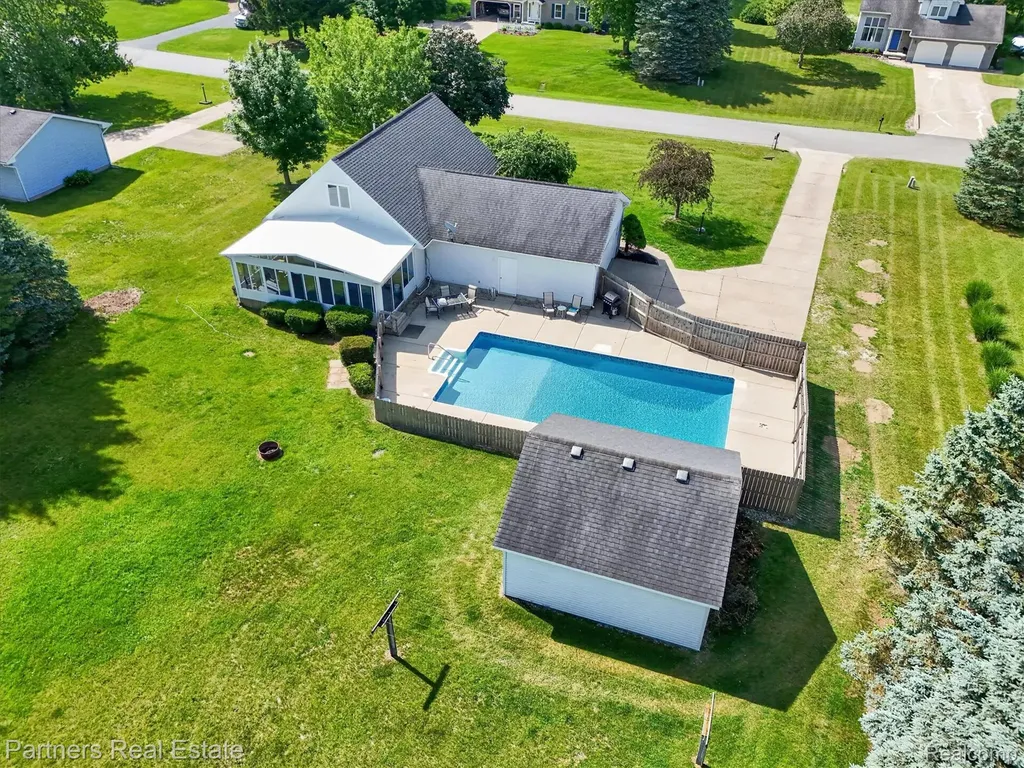 9145 Apple Orchard Drive Tyrone Township MI 48430