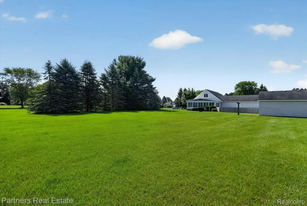 9145 Apple Orchard Drive Tyrone Township MI 48430