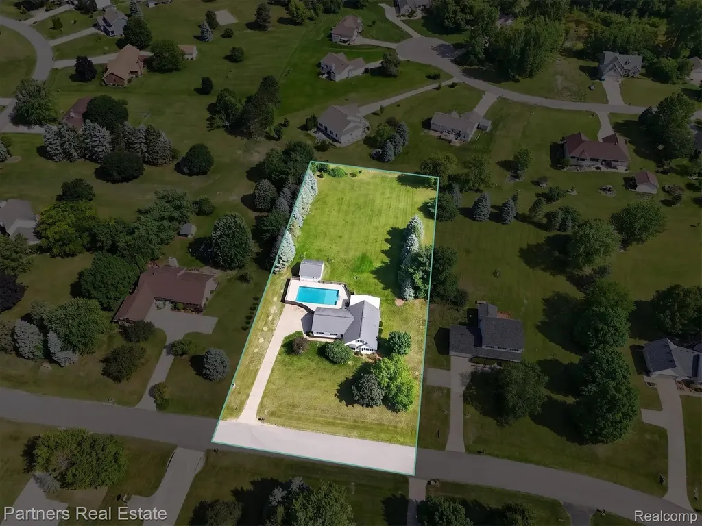 9145 Apple Orchard Drive Tyrone Township MI 48430