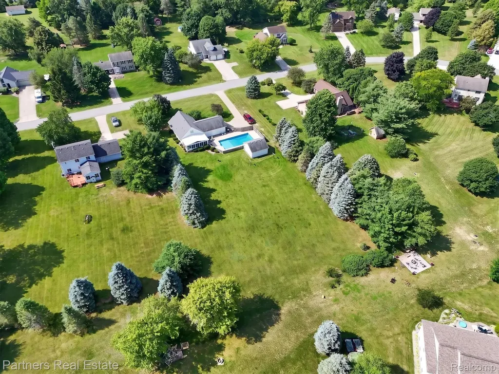 9145 Apple Orchard Drive Tyrone Township MI 48430