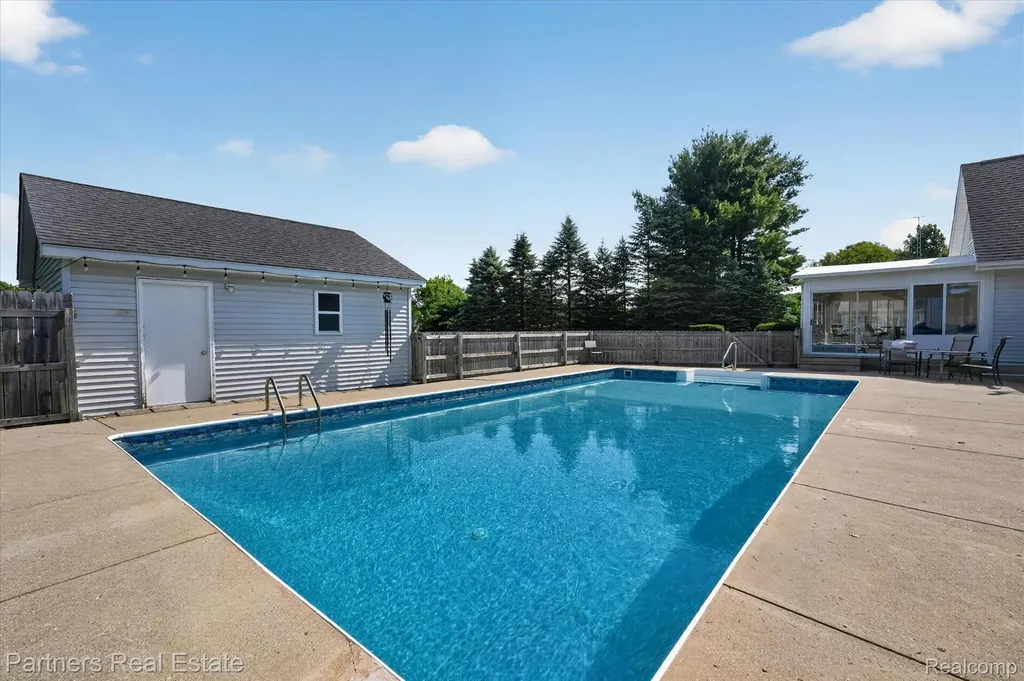 9145 Apple Orchard Drive Tyrone Township MI 48430