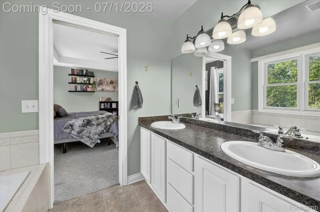 4185 Oak Street Grand Blanc Charter Township MI 48439
