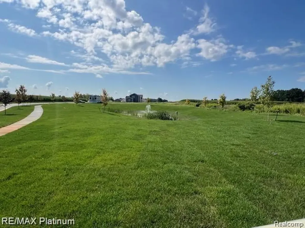 6236 Brook Stone Lane Fenton Charter Township MI 48451