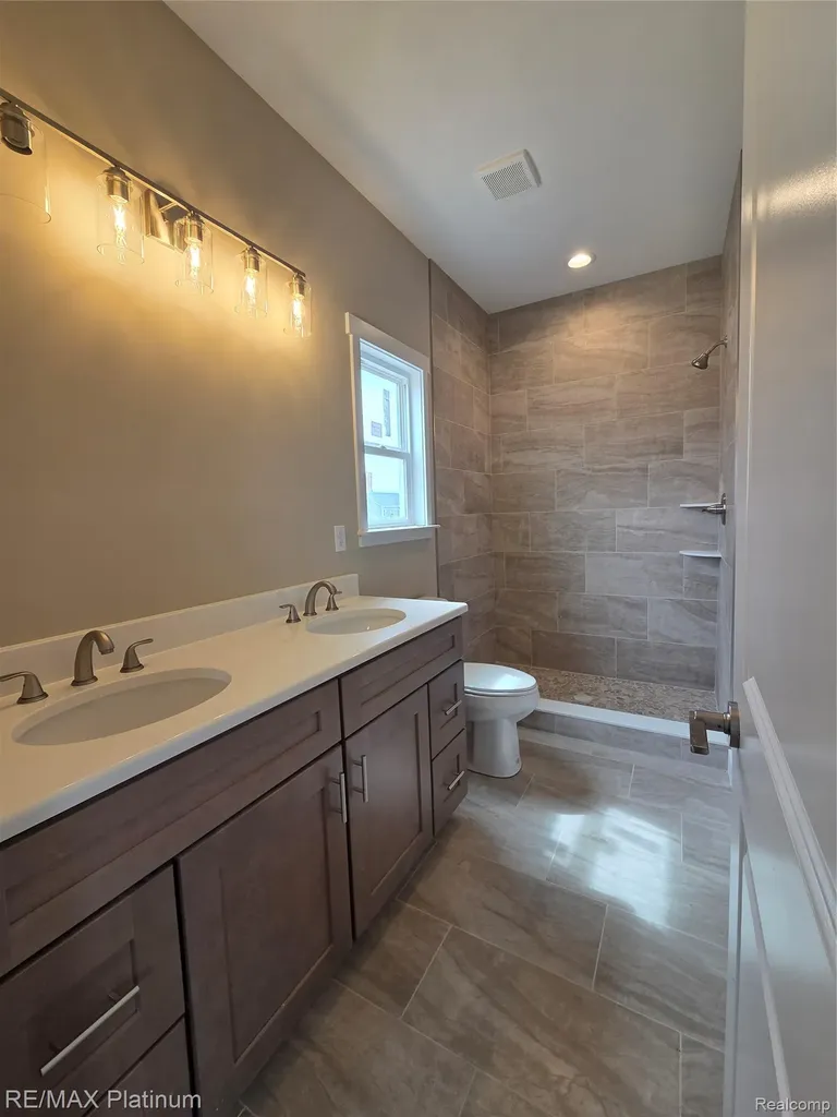 6236 Brook Stone Lane Fenton Charter Township MI 48451