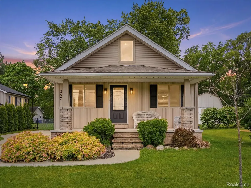 357 N Hospital Road Waterford Charter Township MI 48327